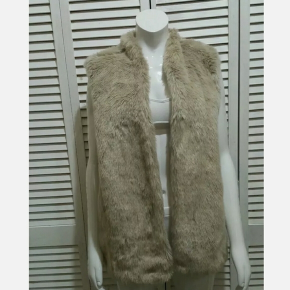 Club Monaco Fur Vest - Picture 5 of 5